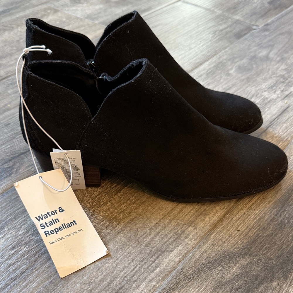 Old Navy Black Ankle Booties